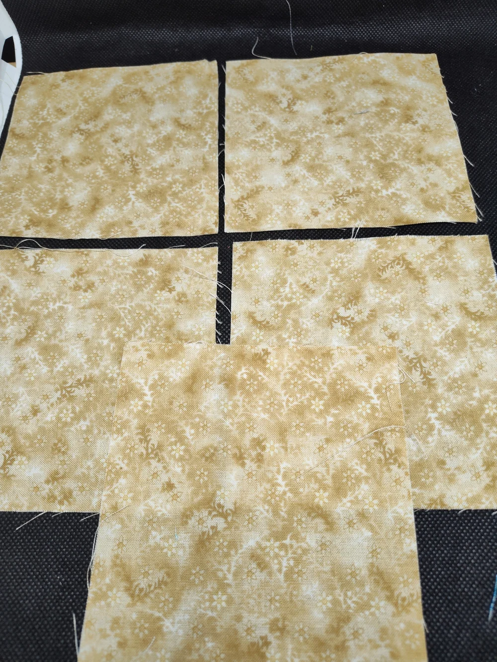 7 4.50 INCH Sandy Floral Cotton Fabric SQUARES